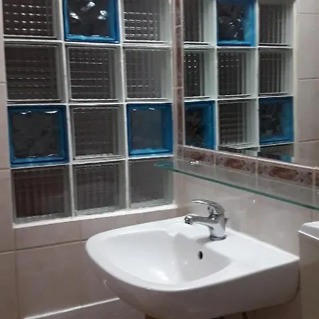 Nefeli β'οροφος Apartamento *