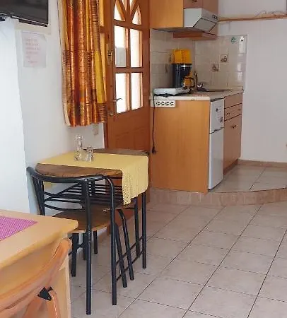 Nefeli β'οροφος Apartment Rethymno (Crete)